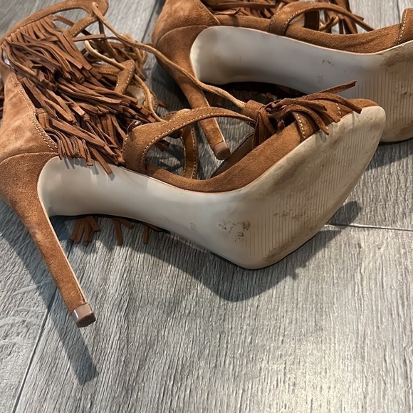 Guess Fringe Heels in Brown size 6M - Picture 7 of 7